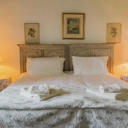 Holiday In With Swimming Pool * Montaigu-de-Quercy
