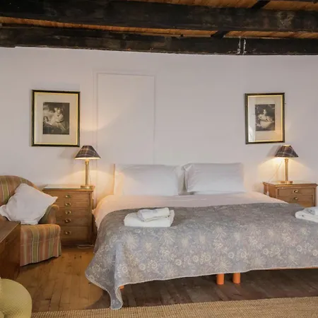 Holiday In With Swimming Pool * Montaigu-de-Quercy