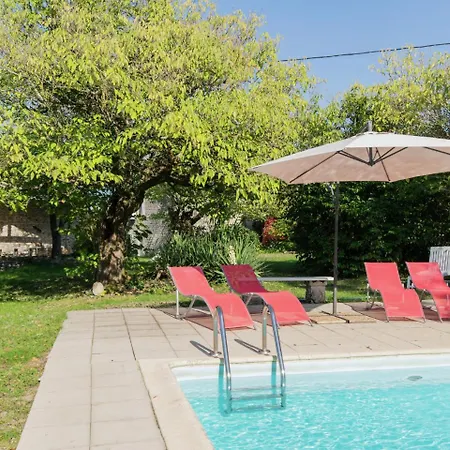 Holiday In With Swimming Pool Ferienhaus